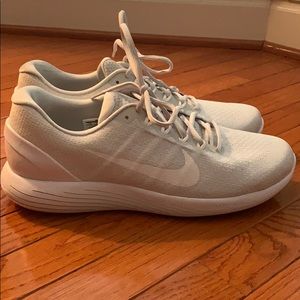 nike men’s running shoes